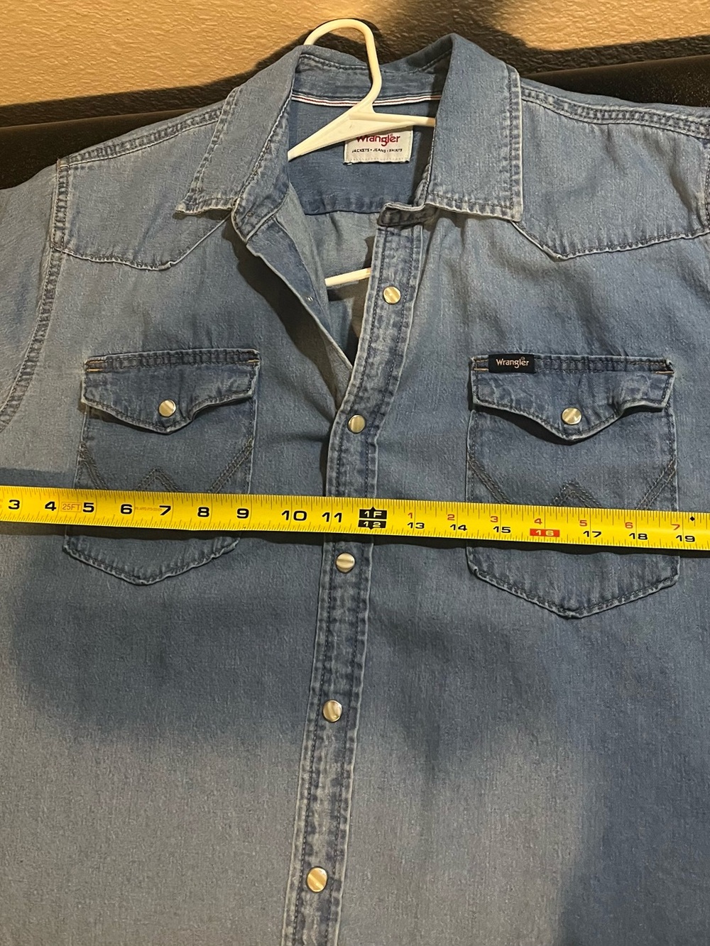 Wrangler Button down - Picture 6 of 7